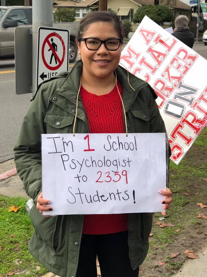 Psicóloga escolar en huelga